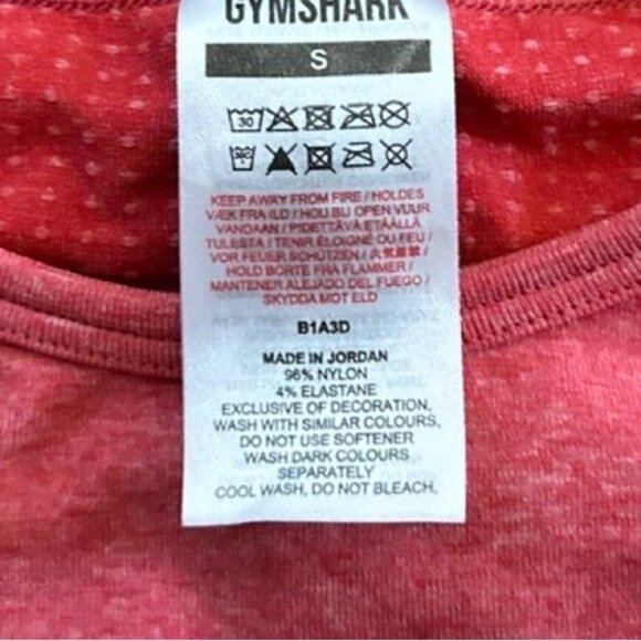 GYMSHARK- vital crop top, red, size small-EUC - Picture 4 of 10